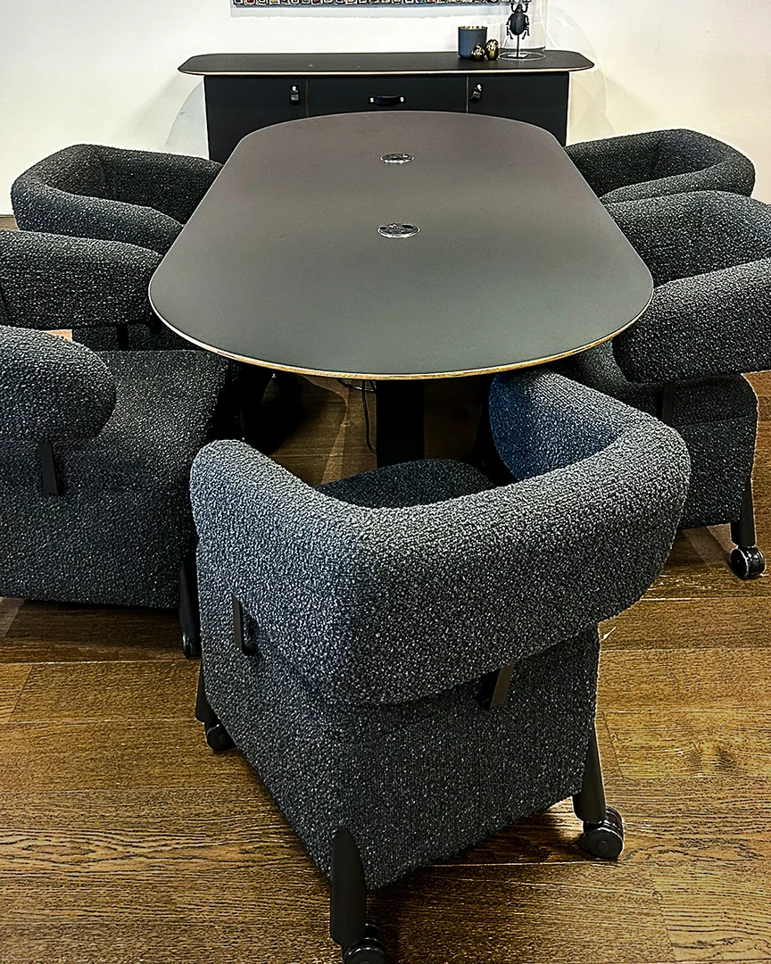 Pill top height adjustable table, Melamine 22 mm